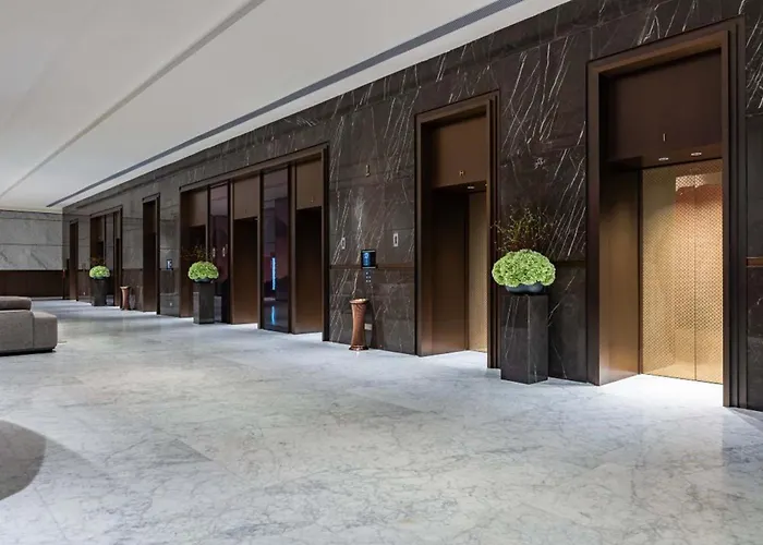 Yashan Tianlai S High-Rise Hotel